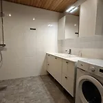 Spacious For 6 With Sauna アパート オウル